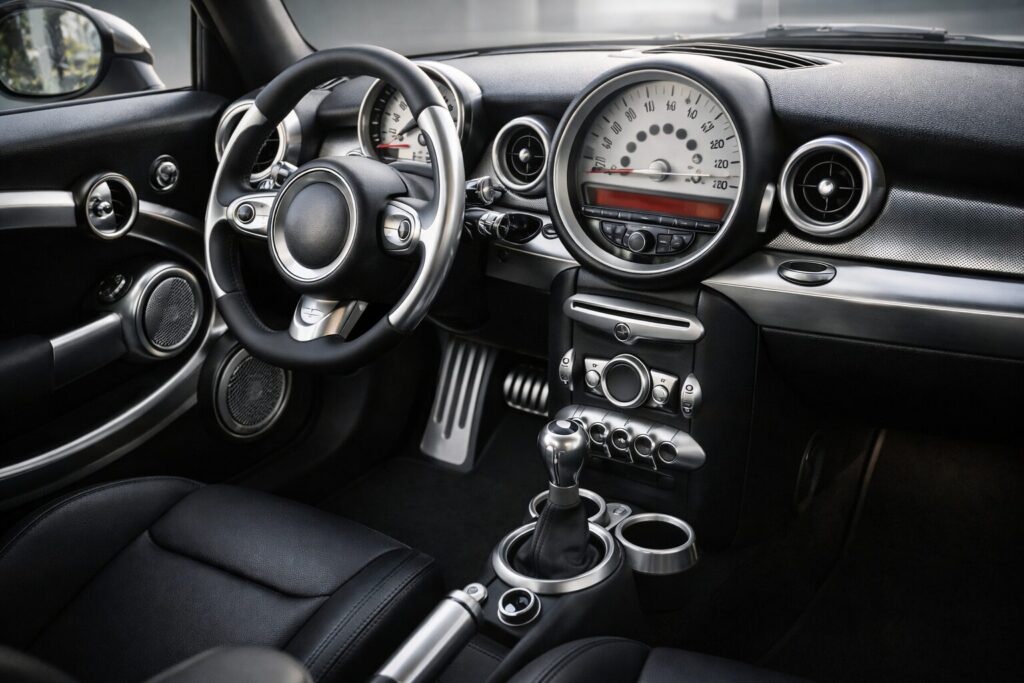 MINI R56の高品質なアルミ内装カスタムのイメージ